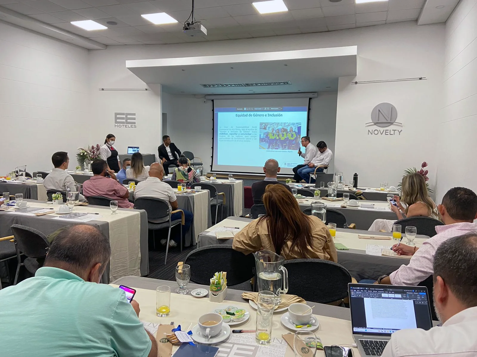 MesaMIneriaEnncuentroMedellin 2 7cde0